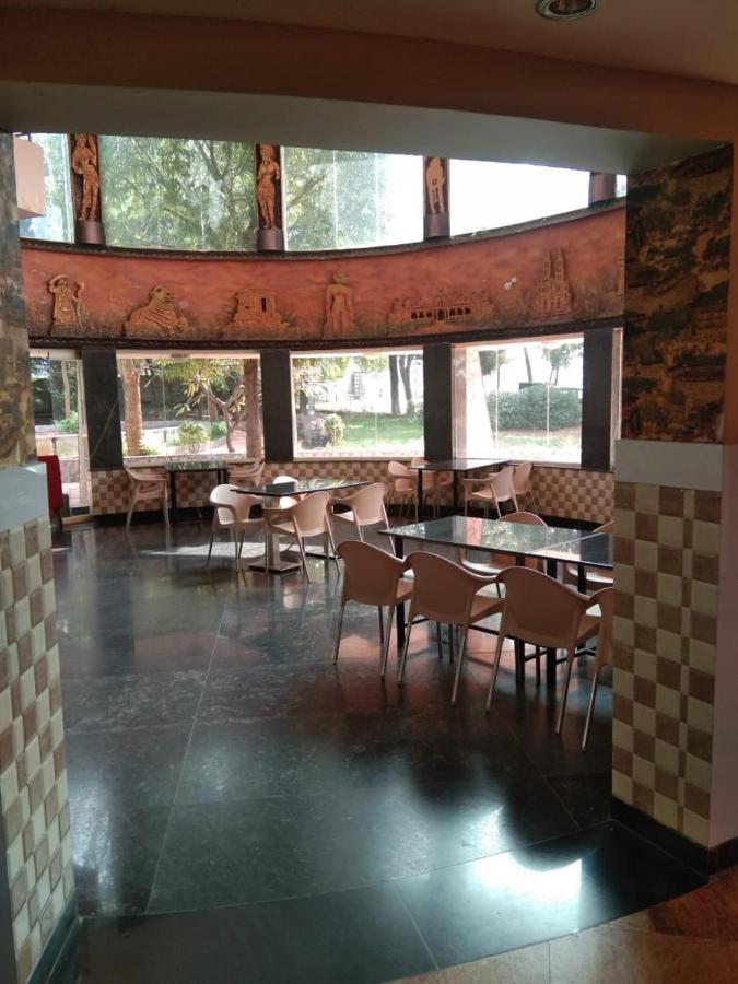 Kstdc Hotel Mayura Pavithra Yediyur Kunigal Extérieur photo
