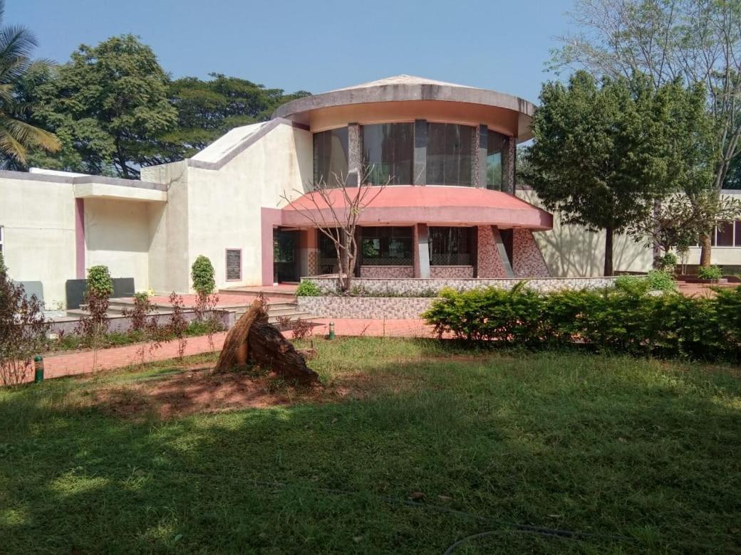 Kstdc Hotel Mayura Pavithra Yediyur Kunigal Extérieur photo
