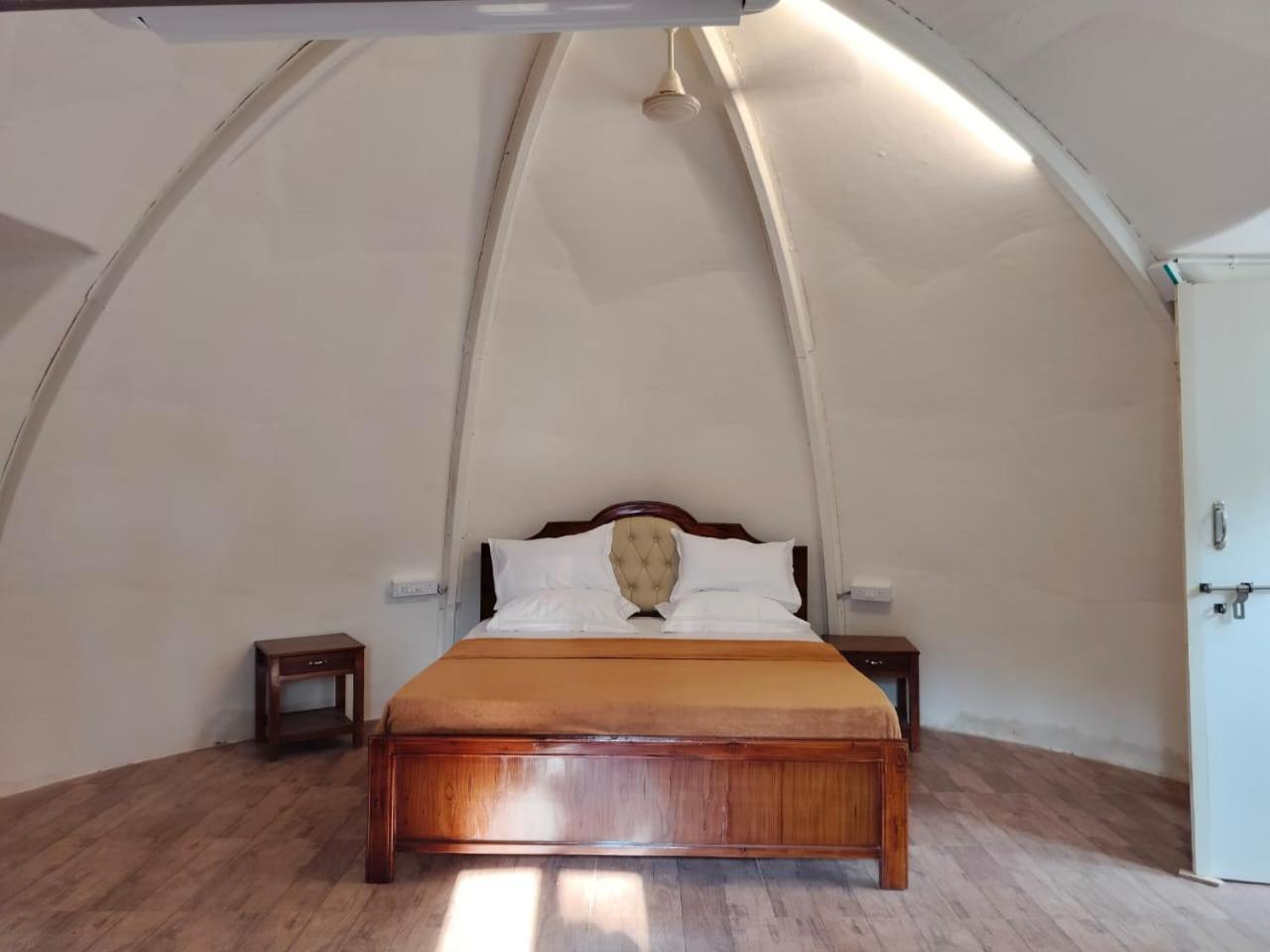 Kstdc Hotel Mayura Pavithra Yediyur Kunigal Extérieur photo